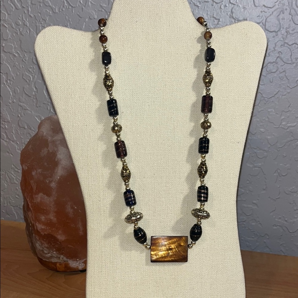 Chic Stylish Black and Gold glass Beaded Necklace